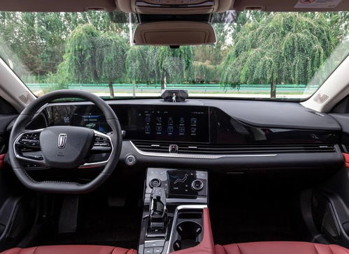 10月底上市,奔騰b70 2.0t車型官圖發布